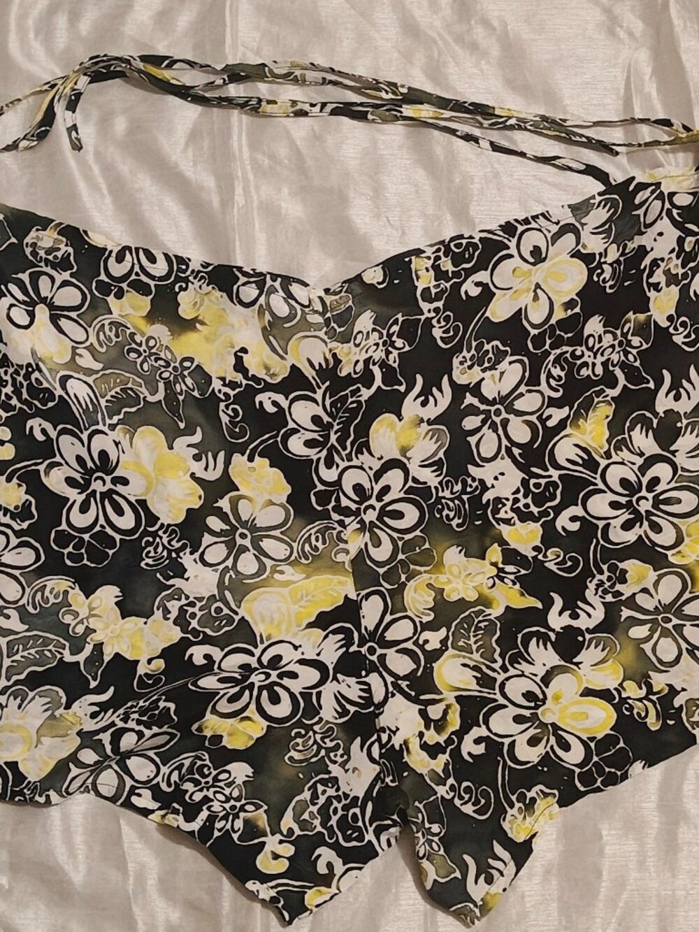 Penang women's beach wrap shorts new without tag sizeX-XL yellow floral rayon